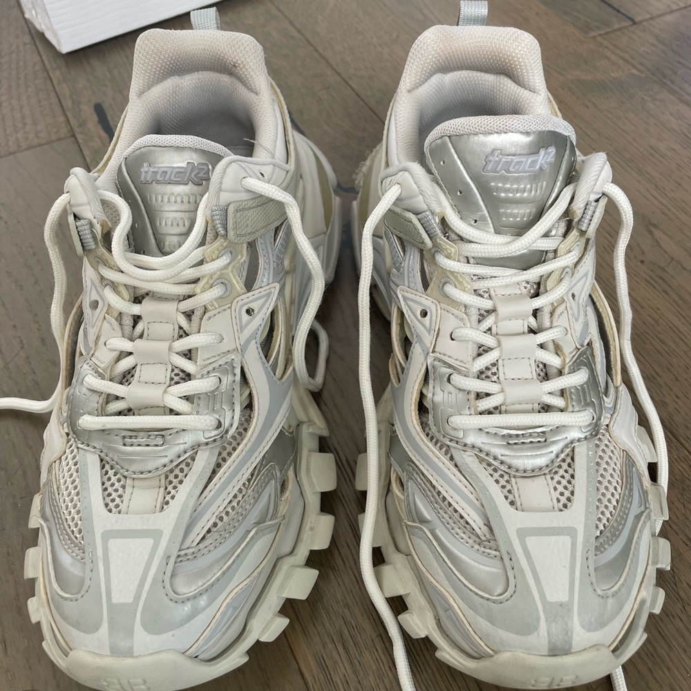 BALENCIAGA SNEAKERS SIZE US 9
